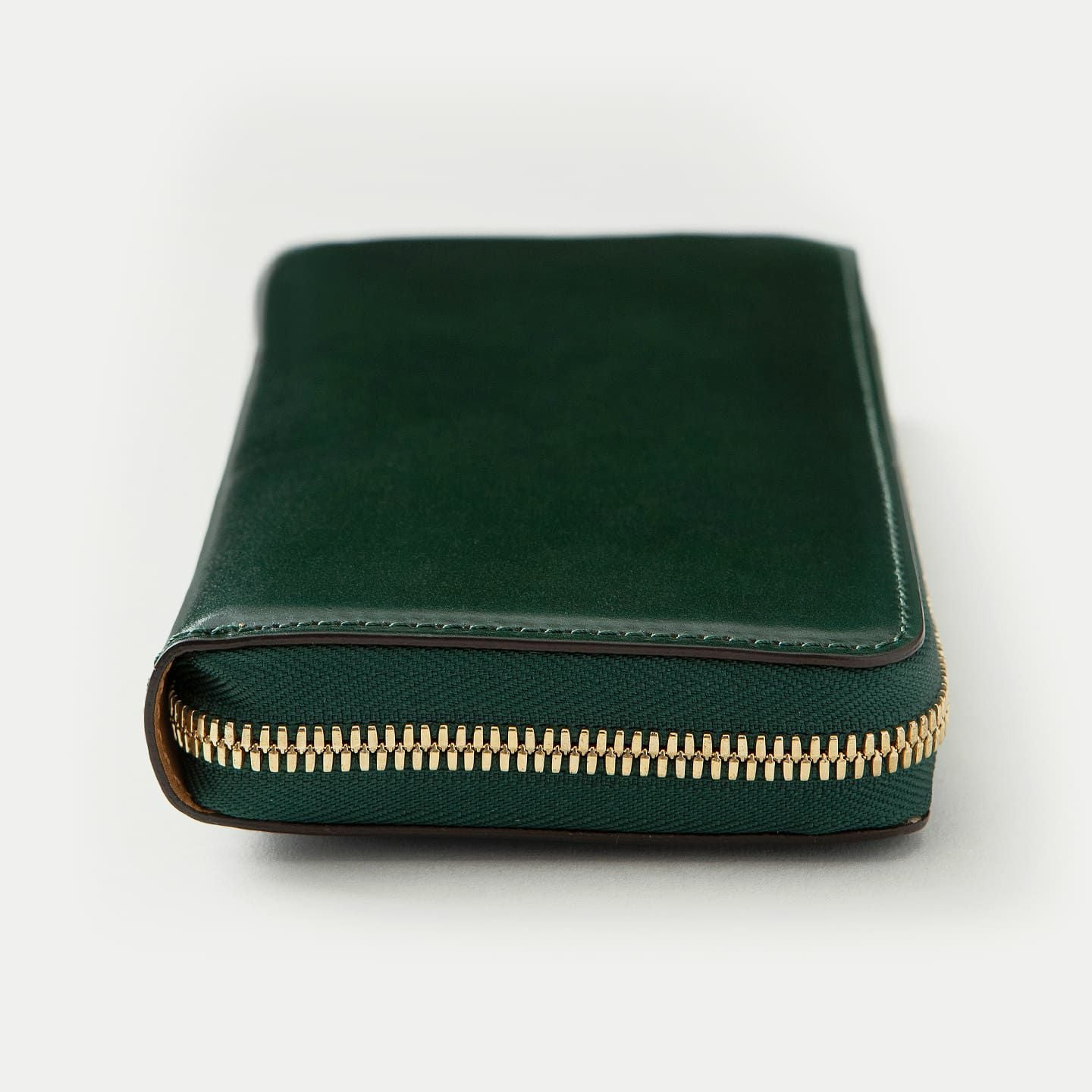 コードバン ラウンドジップ長財布 - British Green - | ETiAM コードバン ラウンドジップ長財布 - British Green - | ETiAM