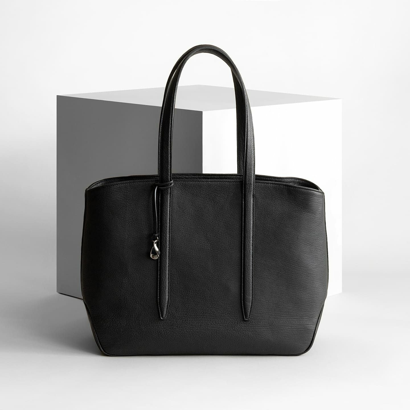 ゴート ファスナートートバッグ（L）《Flexi》 - Black - | ETiAM