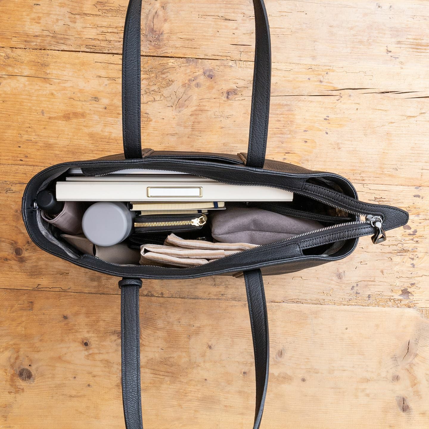 ゴート ファスナートートバッグ（L）《Flexi》 - Black - | ETiAM