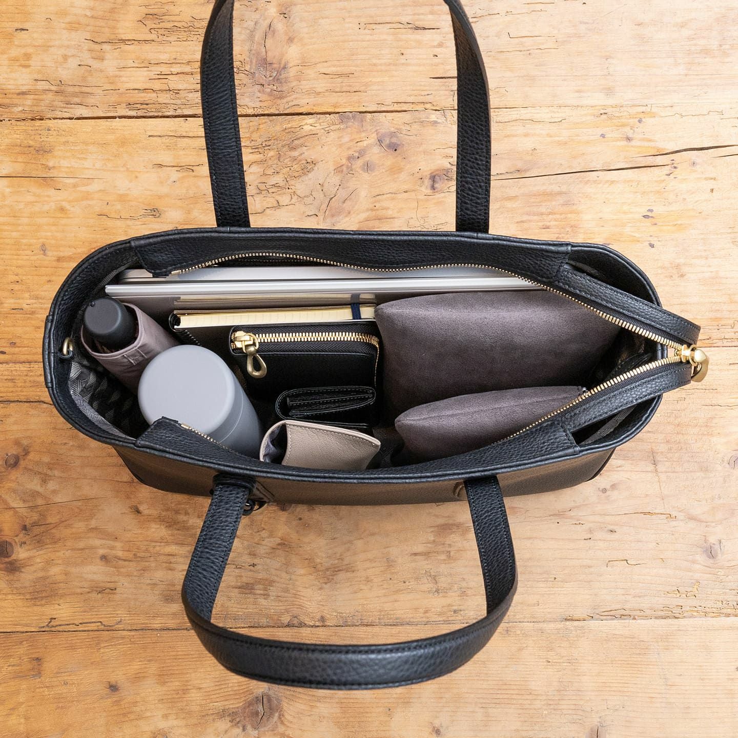 シュリンク ファスナートートバッグ（S）《Flexi》 - Black - | ETiAM