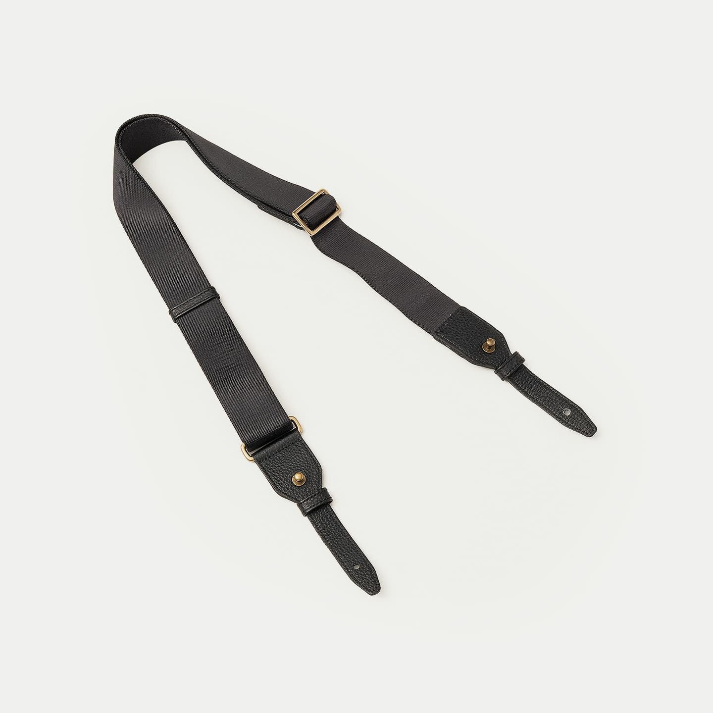 シュリンク ボディバッグ《Liberty》 - Black - | ETiAM