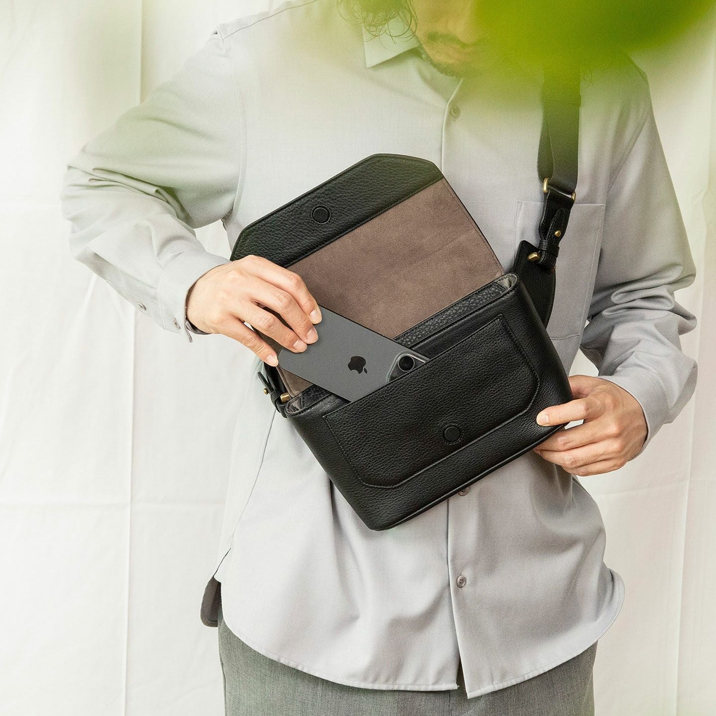 （新品未使用）エティアム ETiAM シュリンクボディバッグ シュリンク ボディバッグ《Liberty》 - Black - | ETiAM