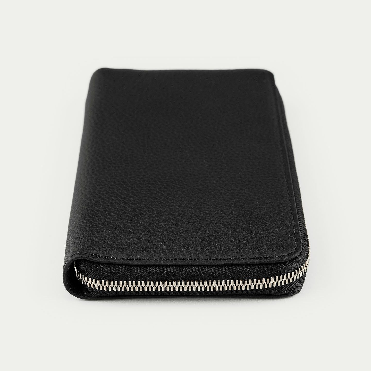シュランケンカーフ ラウンドジップ長財布 - Black - | ETiAM