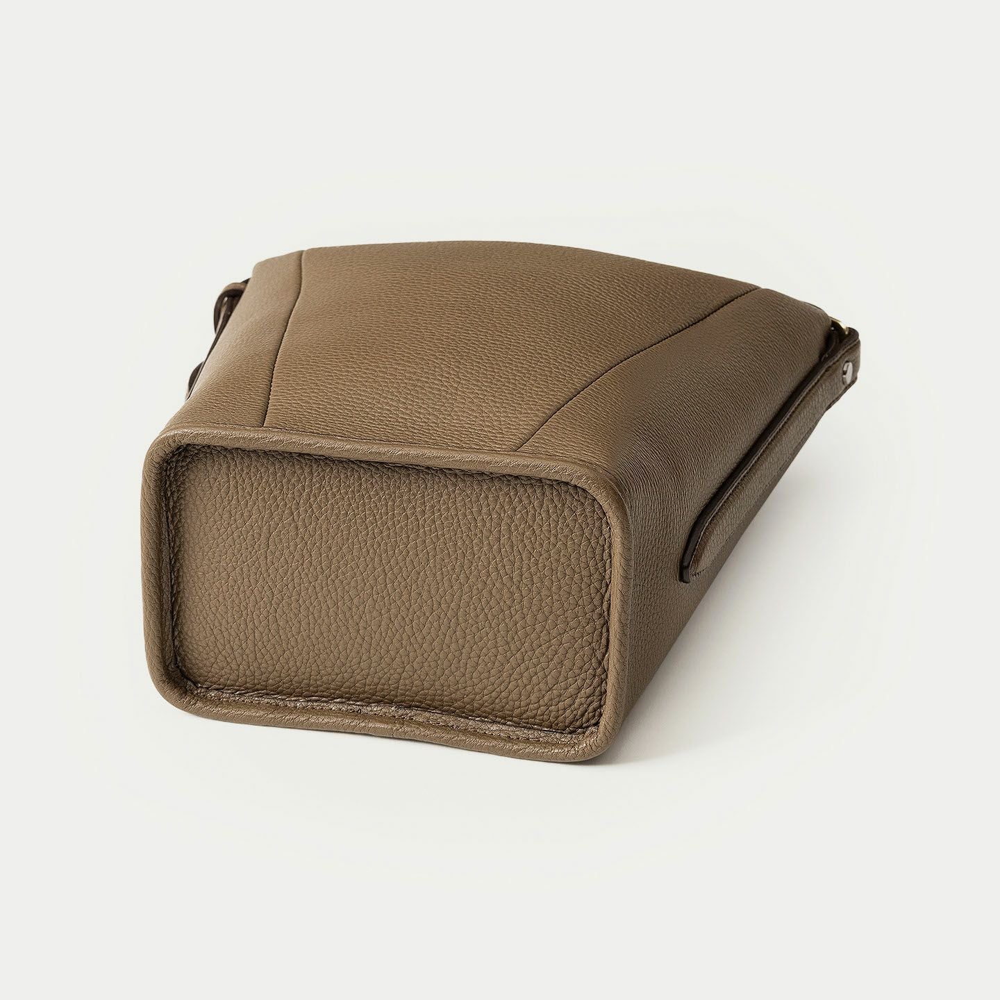 シュリンク ハンド＆バングルバッグ《Follow》 - Oak - | ETiAM