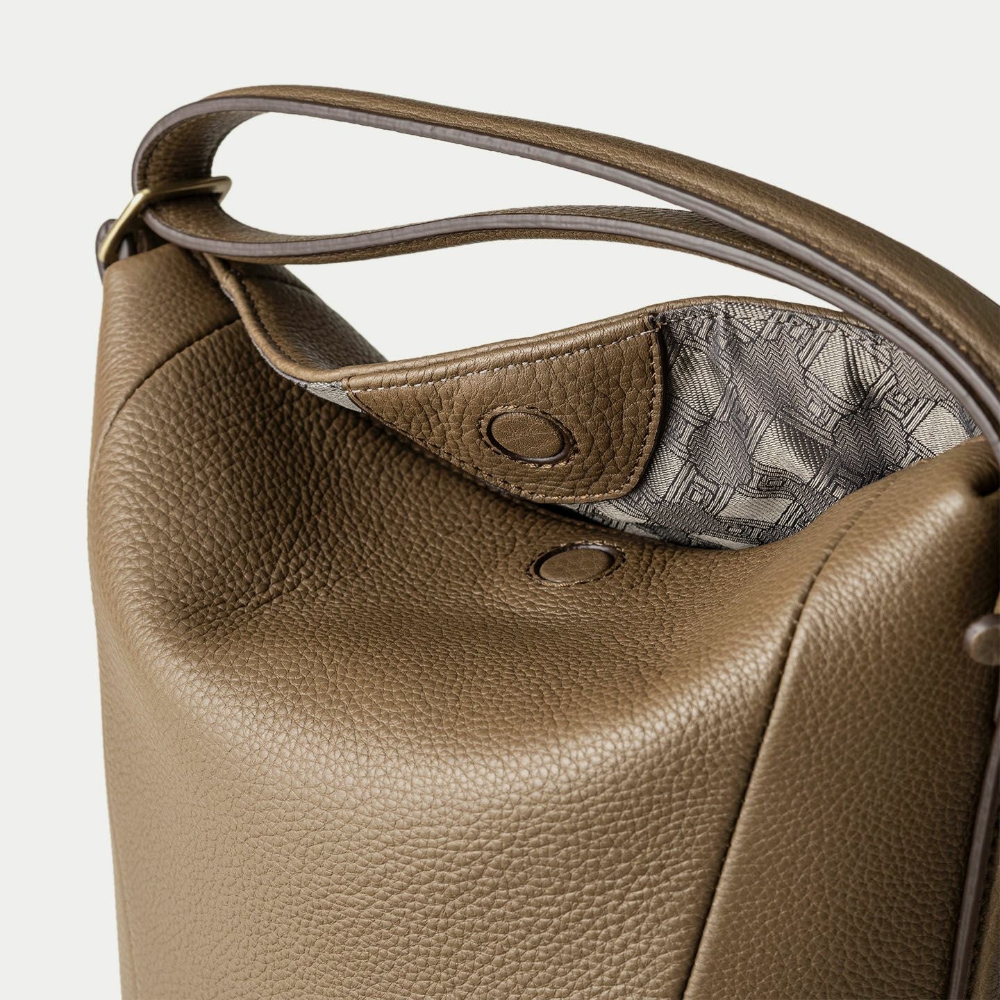 シュリンク ハンド＆バングルバッグ《Follow》 - Oak - | ETiAM