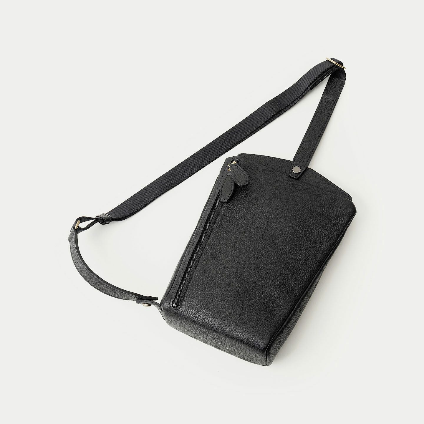 ボディバッグ《Enfold》 - Black - | ETiAM