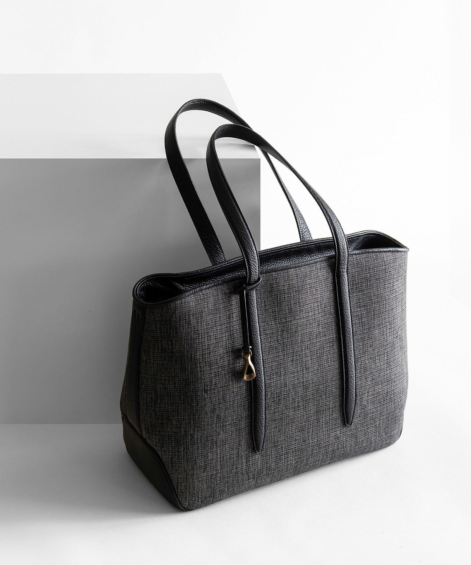 シュリンク ファスナートートバッグ（L）《Flexi》 - Black - | ETiAM