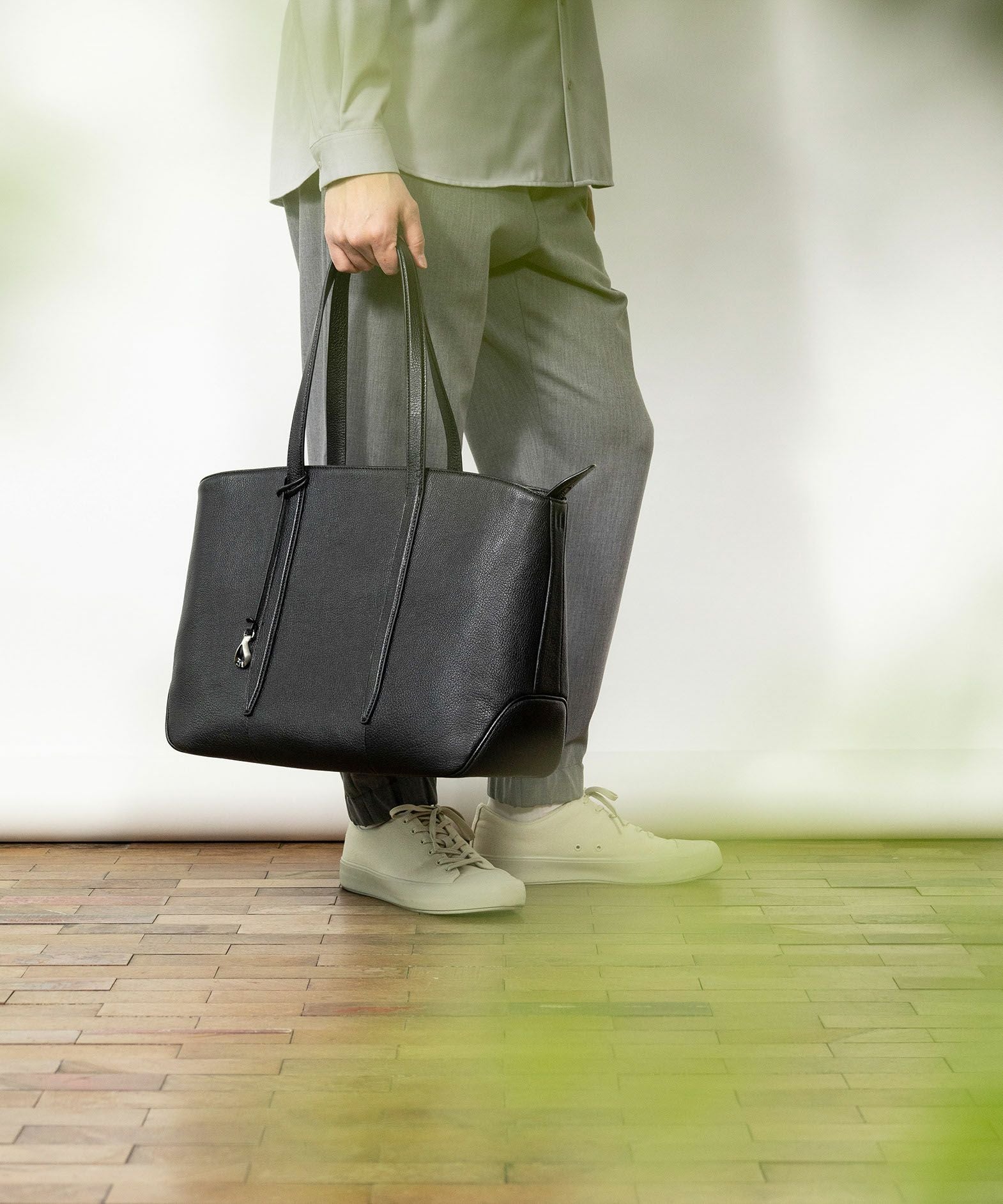 シェーブル ファスナートートバッグ（L）《Flexi》 - Black - | ETiAM