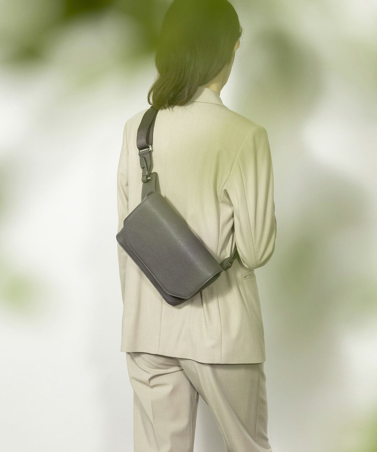 Color：Elephant Gray