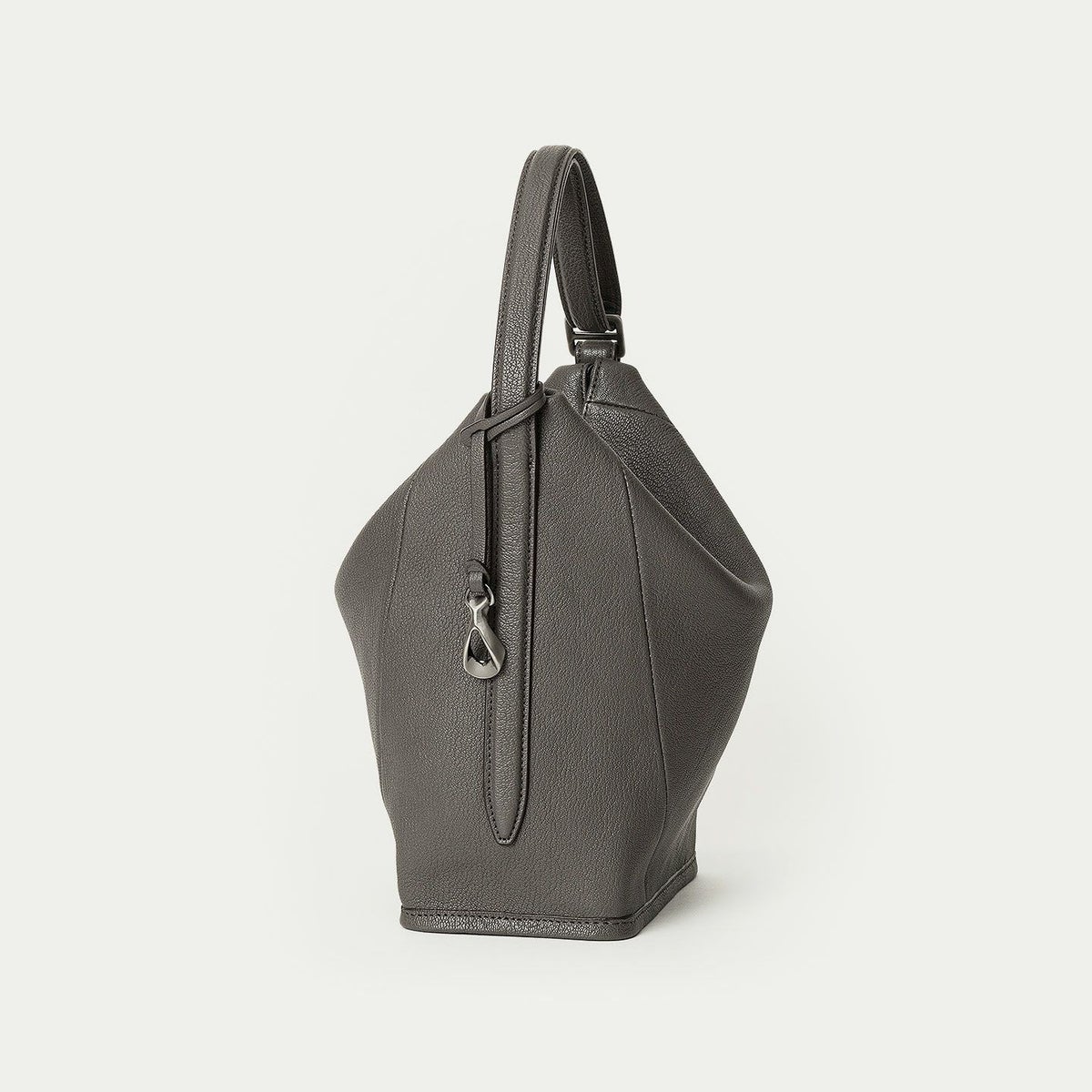 シェーブル ハンド＆バングルバッグ《Follow》 - Elephant Gray