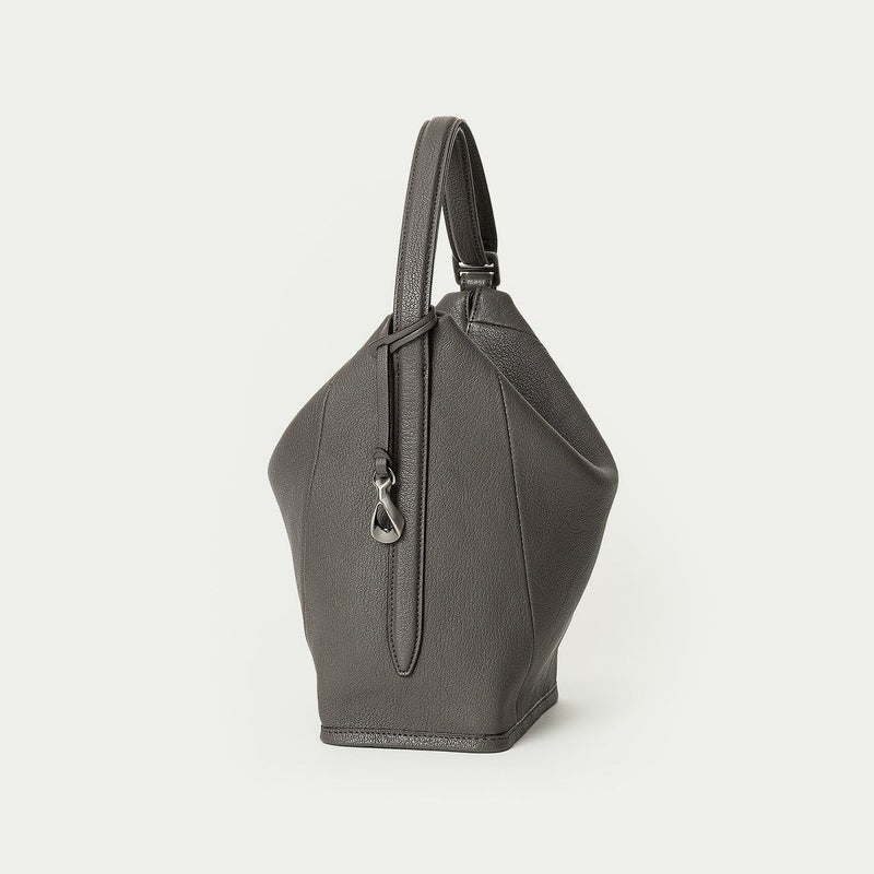 シェーブル ハンド＆バングルバッグ《Follow》 - Elephant Gray