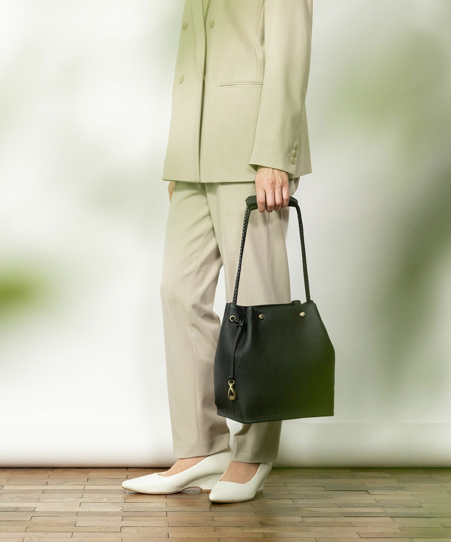 シュリンク ドローストリングバッグ《Cocoon》 - British Green - | ETiAM