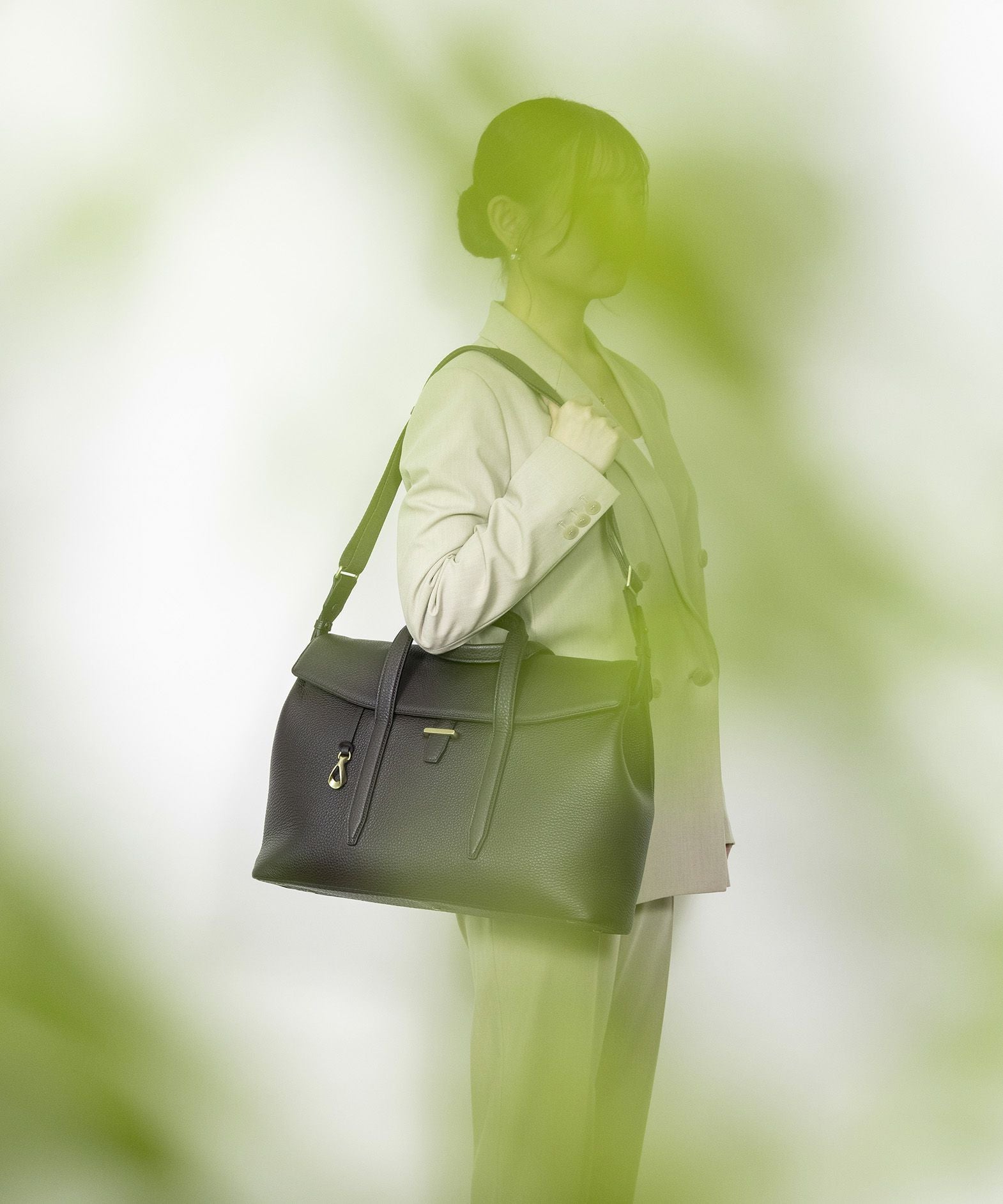 シュリンク フラップブリーフケース《Bliss》 - British Green - | ETiAM