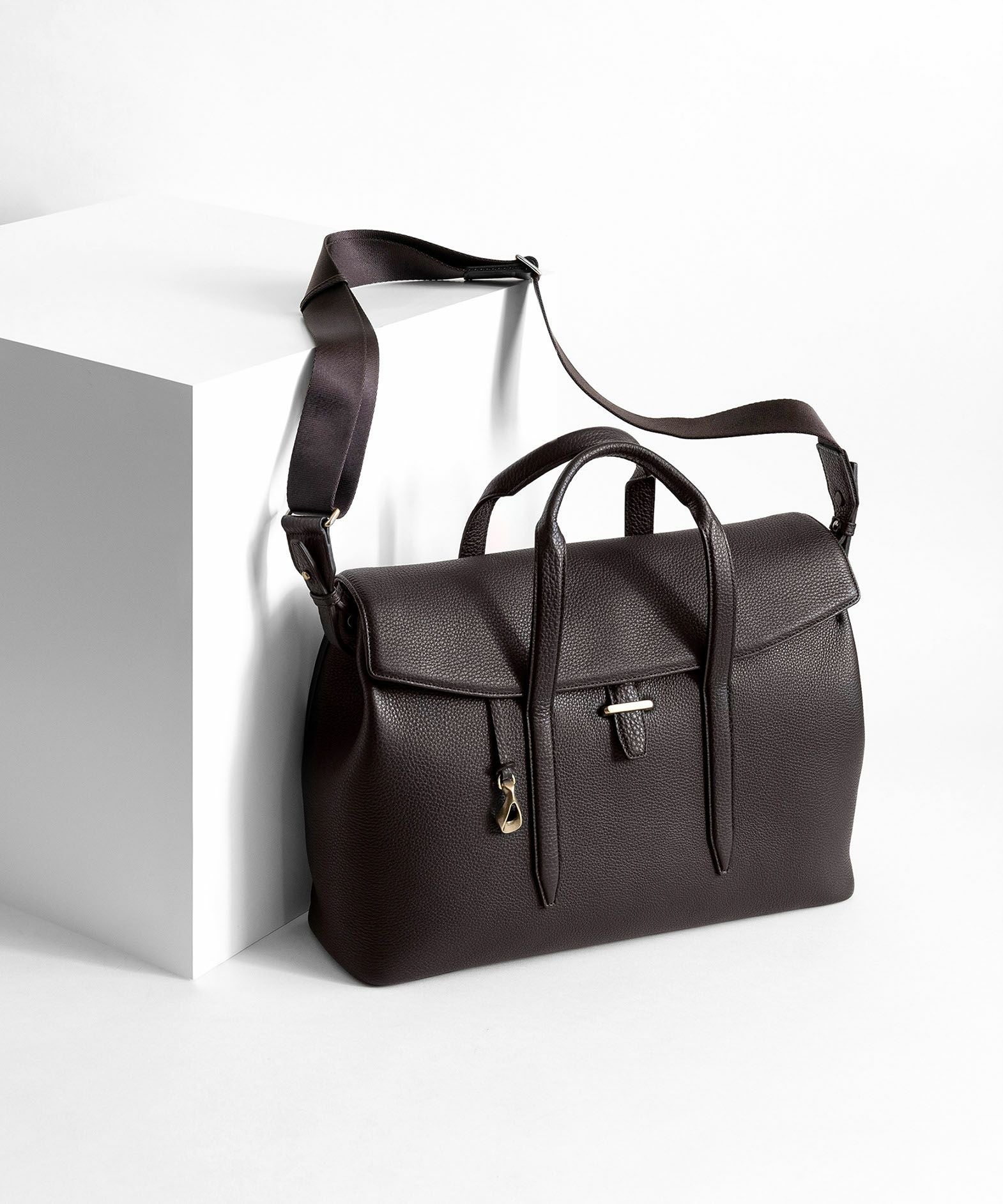 シュリンク フラップショルダーバッグ《Forward》 - Black - | ETiAM