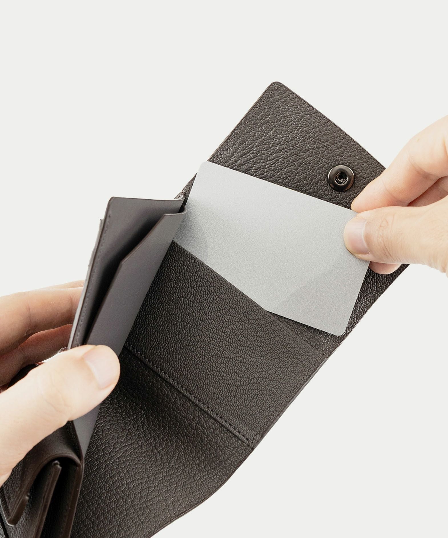 シェーブル 三つ折り財布 《Prior》 - Black - | ETiAM
