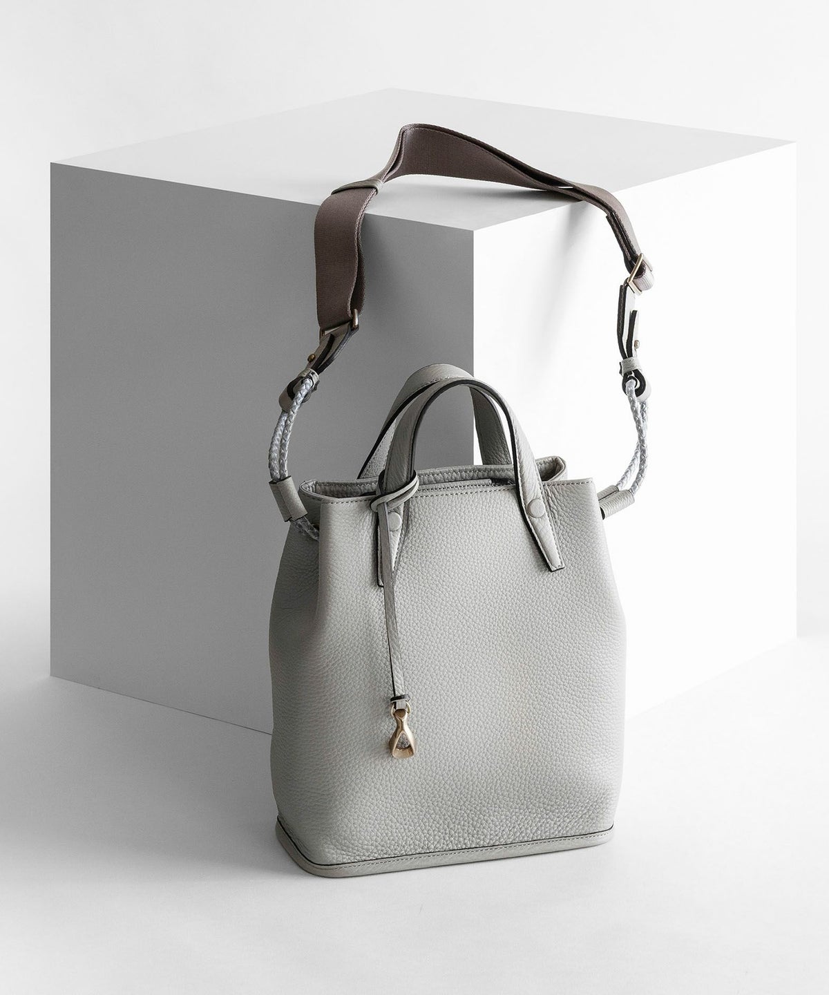 シュリンク ドローストリングショルダーバッグS 《Inflect》 - Light Gray -