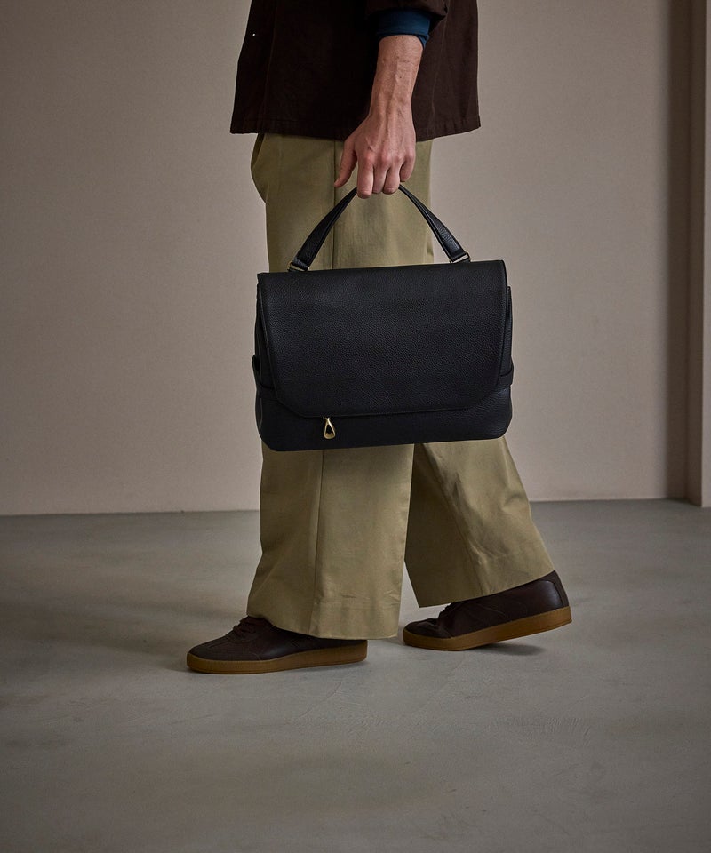 Color：Black
