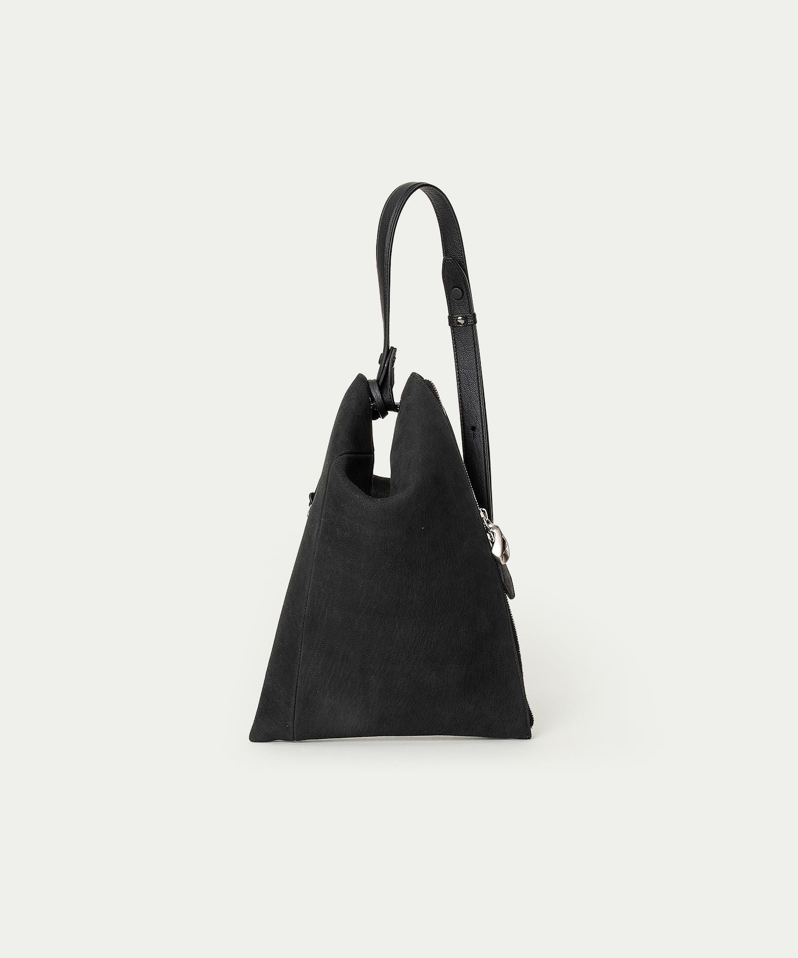 ブラック トライアングル ショルダーバッグ ヌバック トライアングルショルダー《Vertex》 - Black - | ETiAM