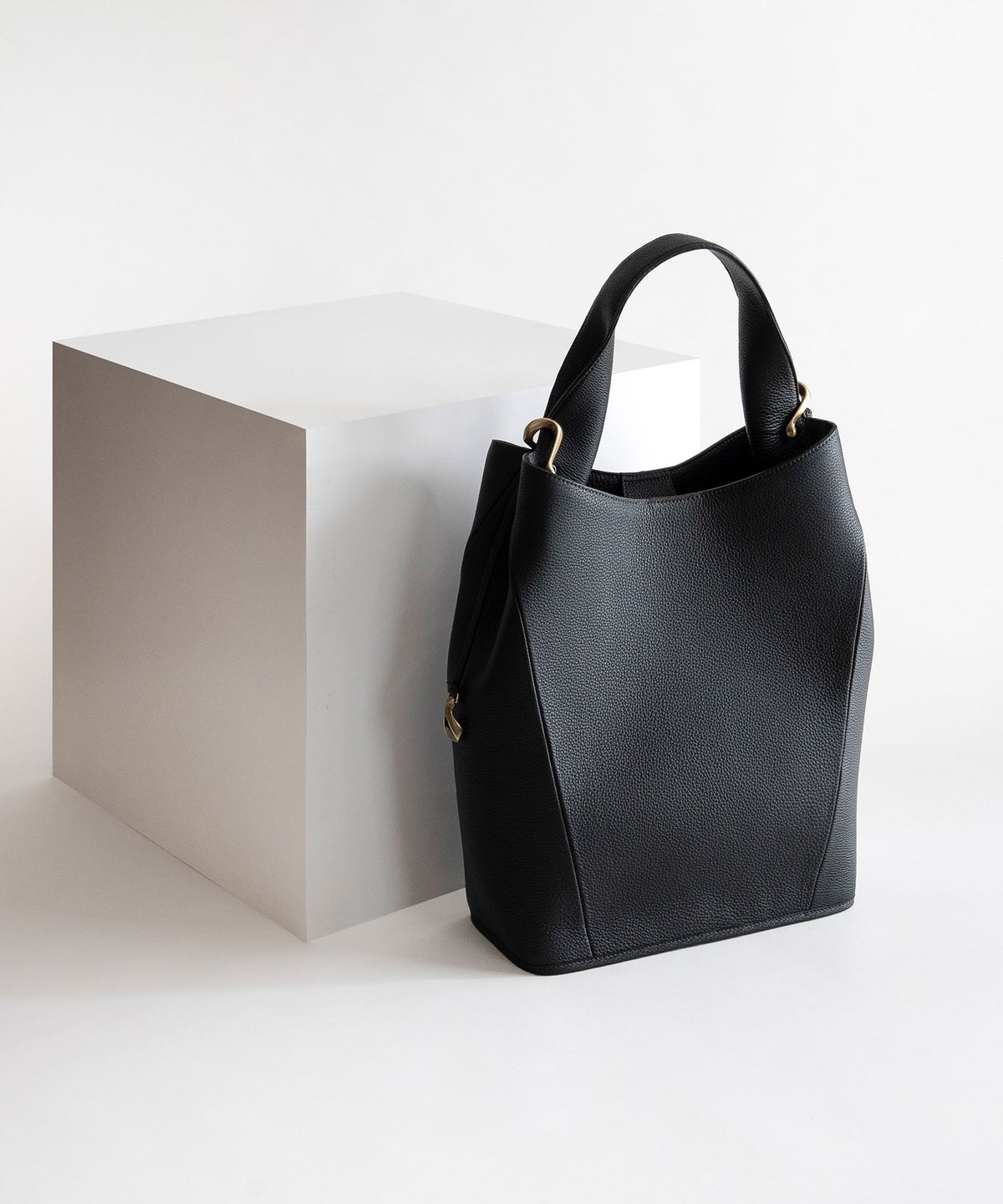 ワンハンドルトートバッグ《Serene》 - Black -