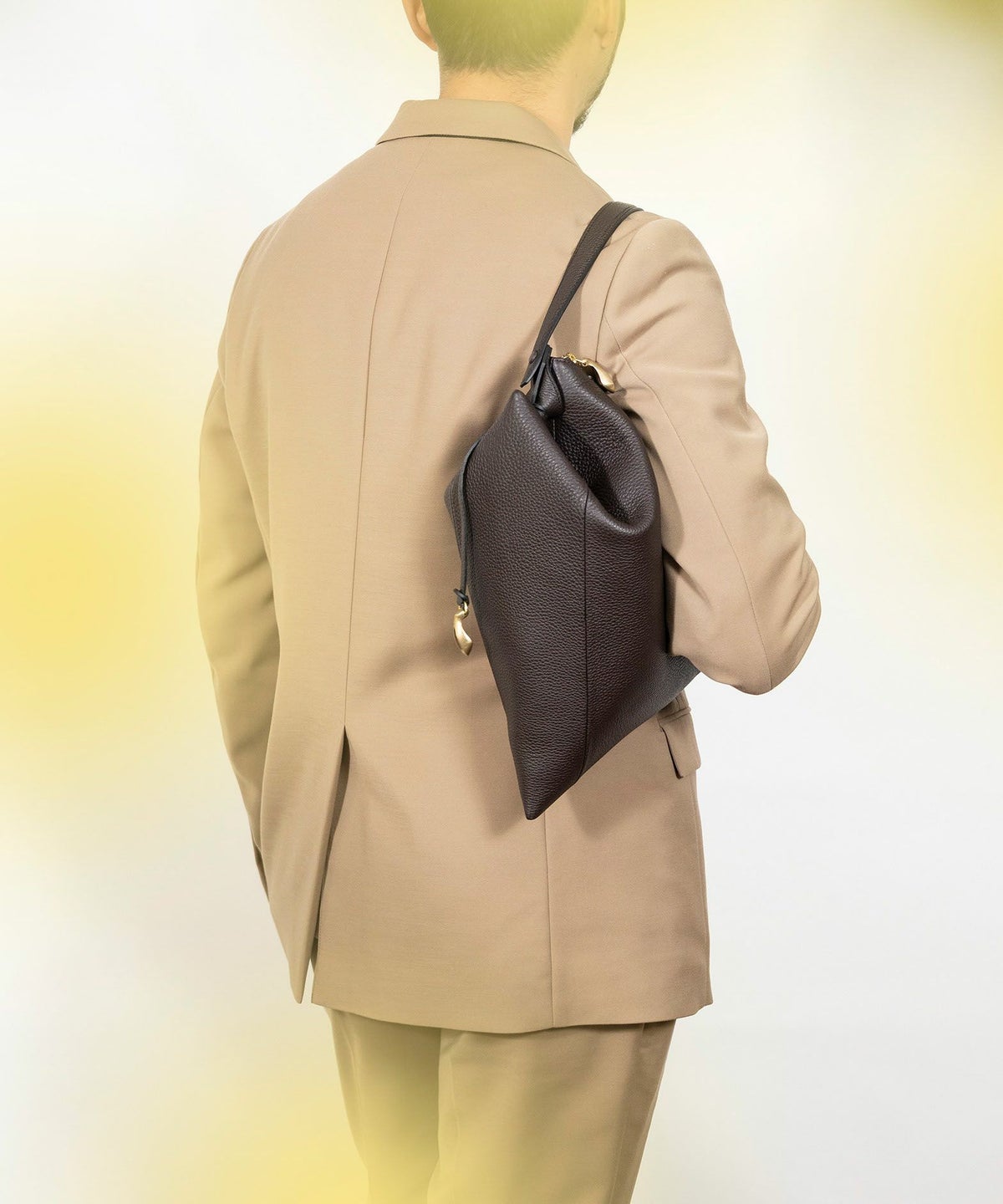 Color：Umber Brown