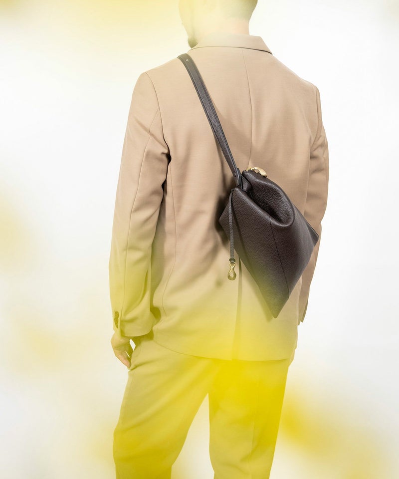 Color：Umber Brown